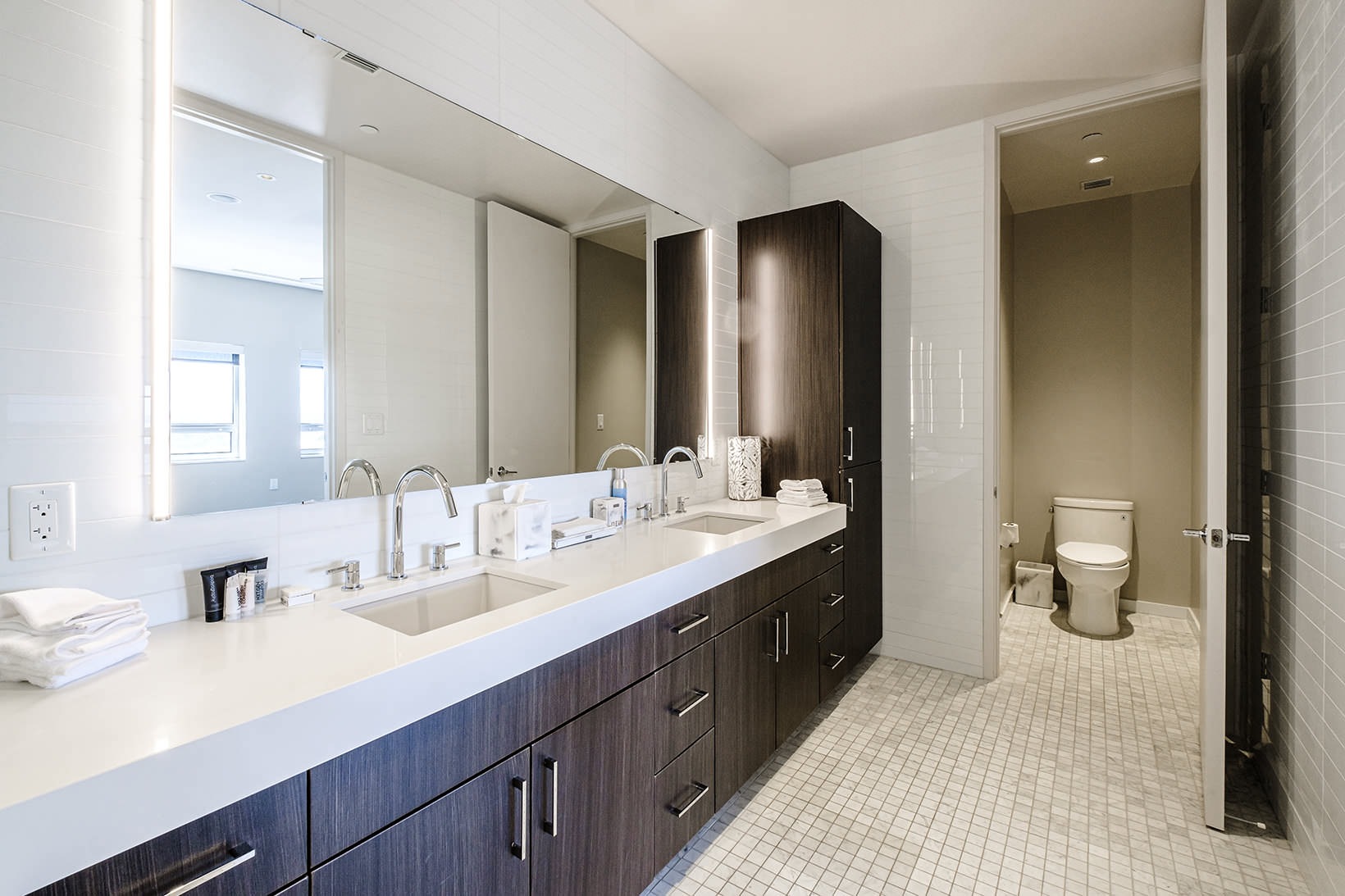 Bathroom walk-in, glass shower in bathroom
