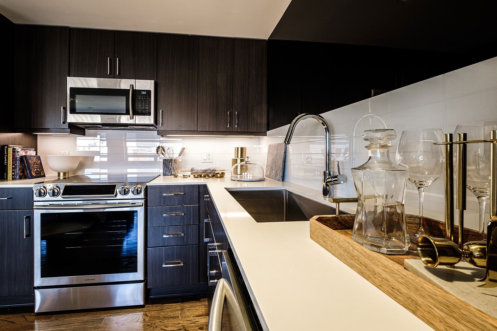 Kitchen kitchen with under cabinet lighting